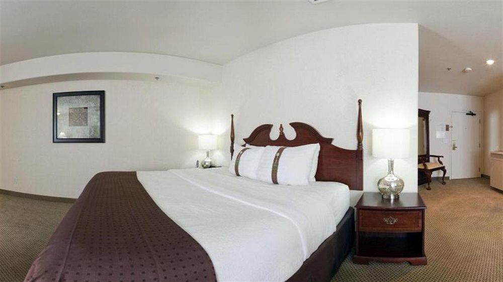 Holiday Inn Selma - Swancourt Dış mekan fotoğraf