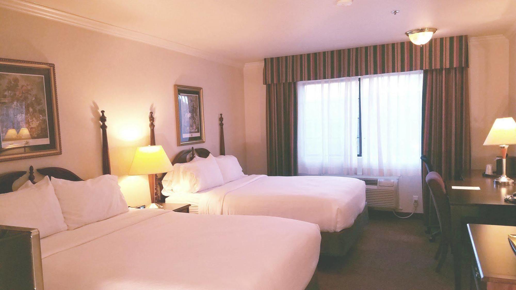 Holiday Inn Selma - Swancourt Dış mekan fotoğraf